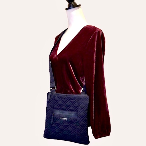 VERA BRADLEY Navy Blue Quilted Convertible Crossbody Shoulderbag - Picture 15 of 15